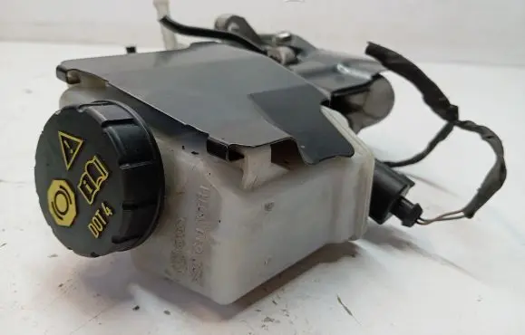 Volkswagen Tiguan Allspace Brake fluid reservoir 5Q2611301H