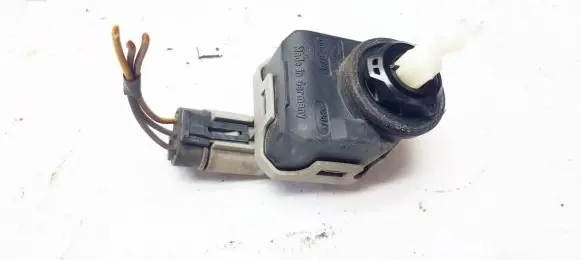 Opel Astra G Headlight level adjustment motor 90590665