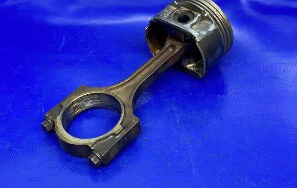 Opel Antara Piston with connecting rod 89L74