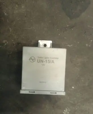 Opel Vectra C Tow bar trailer control unit/module UN15A 042016