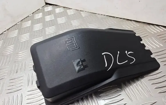 Volvo XC60 Fuse box cover 31300410