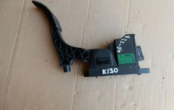 Volkswagen Golf V Accelerator throttle pedal 6Q1721503E 40227