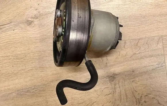 Volkswagen Atlas Water pump pulley 021121031D