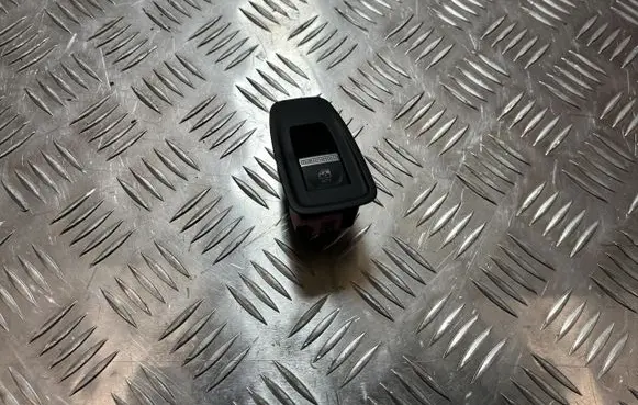 Renault Arkana Quarter vent window switch 254019868R