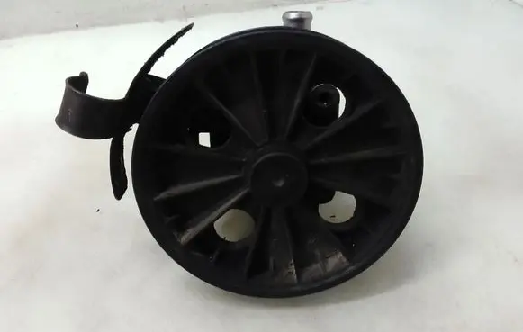 Volvo S80 Power steering pump 9485757