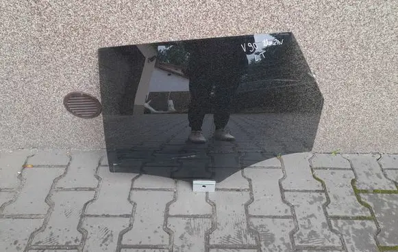Volvo S90, V90 Rear door window glass 43R00056