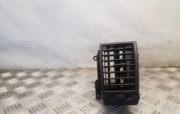 Hyundai Terracan Dashboard side air vent grill/cover trim 85740H1600
