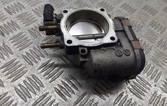 Audi A6 S6 C5 4B Throttle body valve 078133062B