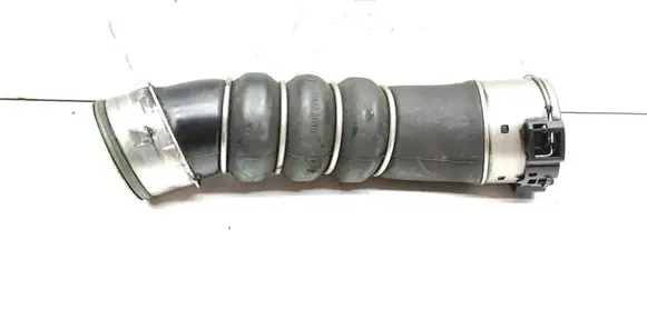 BMW 1 E82 E88 Intercooler hose/pipe 7797480