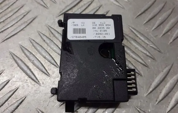 Volkswagen Golf V Steering angle sensor 1K0959654