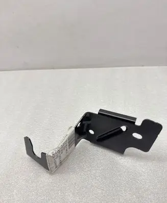 Volkswagen Tiguan Radiator mount bracket 5TA804593A