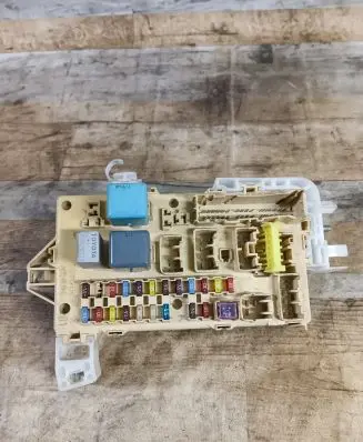 Toyota Corolla Verso AR10 Fuse box set 892210F010