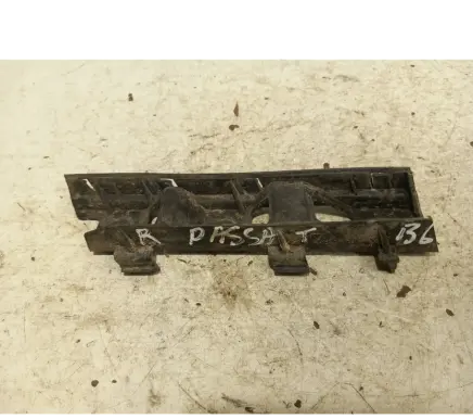 Volkswagen PASSAT B6 Front bumper mounting bracket 3c0807184
