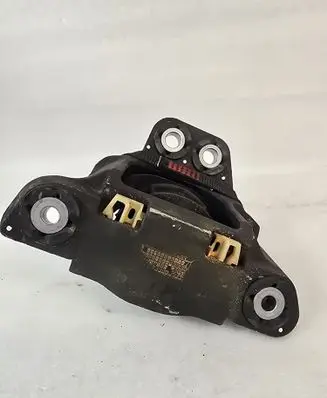Engine mount bracket