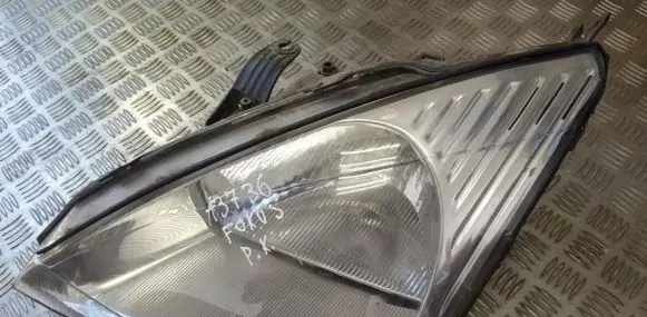 Ford Focus Headlight/headlamp 084311144l 330-1110l