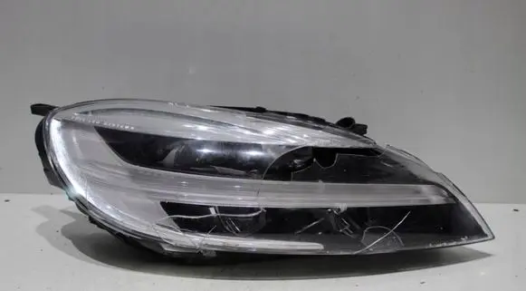 Volvo XC40 Headlight/headlamp