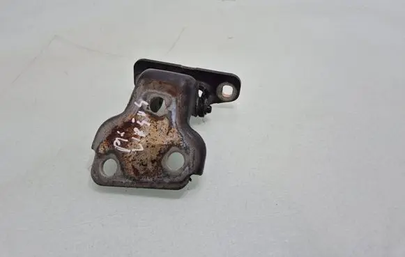 Land Rover Freelander Front door upper hinge 