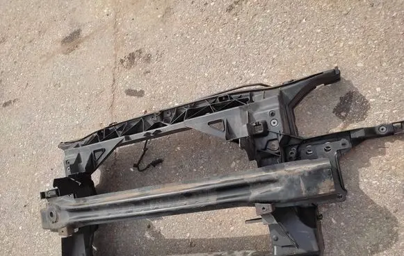 Seat Leon (1P) Radiator support slam panel 1p0805588b 031106n