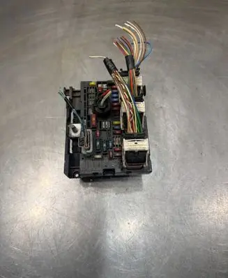 Peugeot 308 Fuse module 9675878280