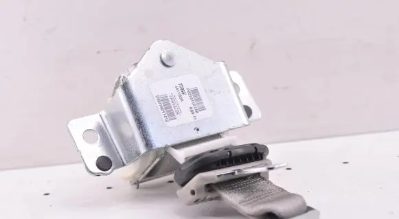 Chrysler Town u0026 Country V Middle seatbelt (rear) P0ZV841D1AB