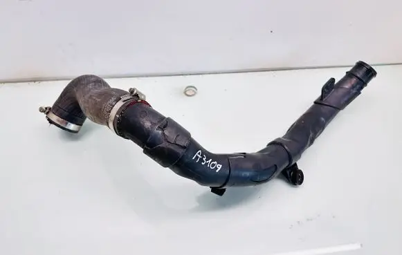 Volkswagen Touran II Intercooler hose/pipe 1K0145832AC