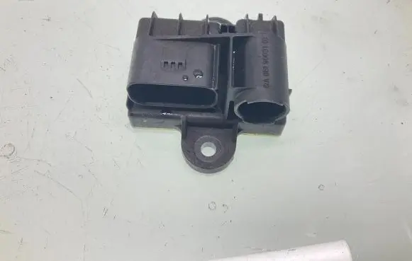 Mercedes-Benz Sprinter W906 Glow plug pre-heat relay A6519003103 51299070D 1903000864106