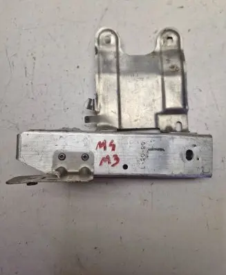 Front bumper mounting bracket