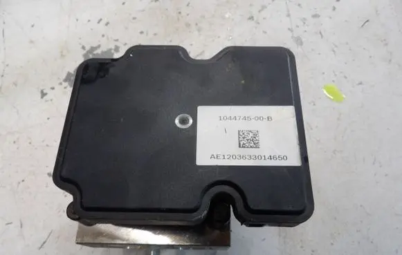 Tesla Model 3 ABS Pump 110354100A TRR2100000995