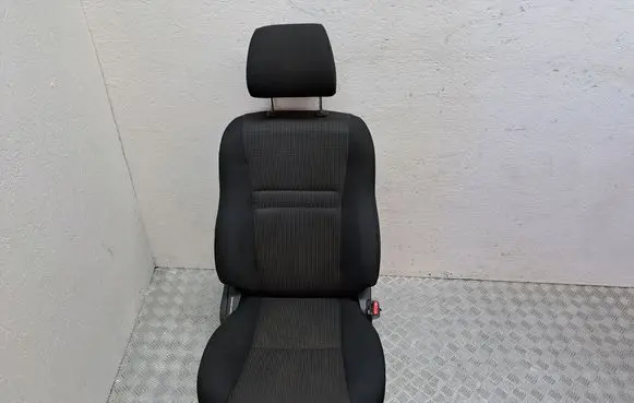 Toyota Avensis T250 Front passenger seat 7143005830B0 7191005180B0