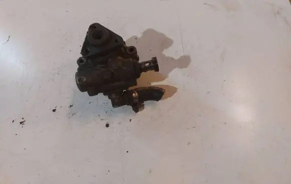 Volkswagen PASSAT B5.5 Power steering pump 8D0145156T 7690955102 5300211007