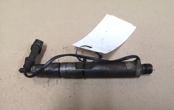 Audi A6 S6 C5 4B Fuel injector 028130201S 0432193745