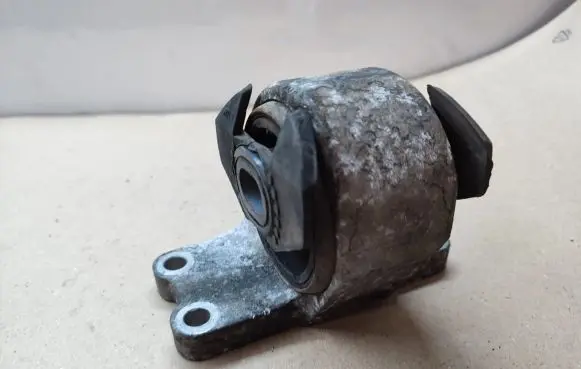 Land Rover Range Rover Sport L320 Front differential mounting bracket 1AF500030