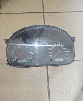 Speedometer (instrument cluster)