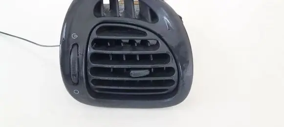Citroen Xsara Picasso Dash center air vent grill 9631280077
