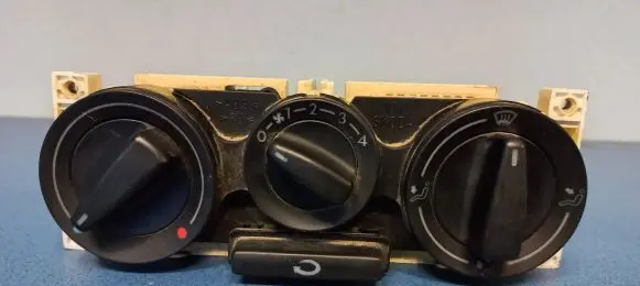 Volkswagen PASSAT B5 Climate control unit 1J0819045G01C