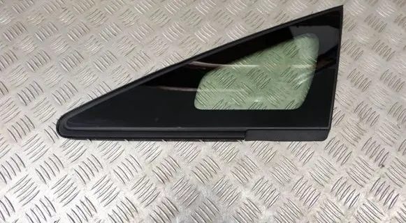Toyota Prius (XW30) Front door vent window glass four-door 6212047020 6212047021