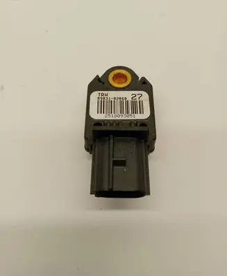 Toyota Auris 150 Airbag deployment crash/impact sensor 8983102060 2518093051