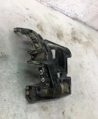 Volkswagen Touran III Rear bumper mounting bracket 5ta807454