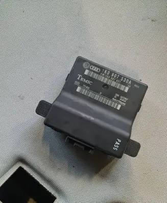 Volkswagen PASSAT B7 Gateway control module 1K0907530A 1K0907951