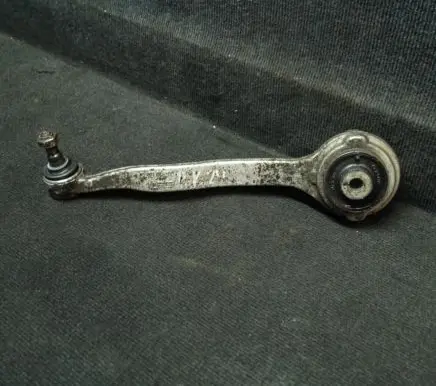 Mercedes-Benz C W204 Front lower control arm/wishbone A20304