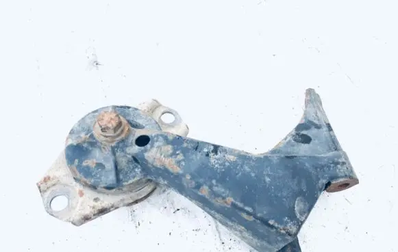 Alfa Romeo 156 Engine mount bracket 7770915