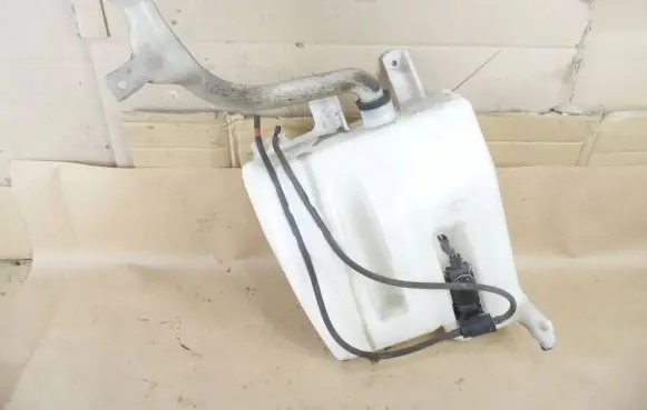 Nissan Note (E11) Windshield washer fluid reservoir/tank 