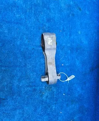 Mini One - Cooper F56 F55 Engine mount bracket 6853470