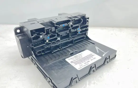 Mercedes-Benz SLK R171 Fuse module 1715451001 5DK00855302