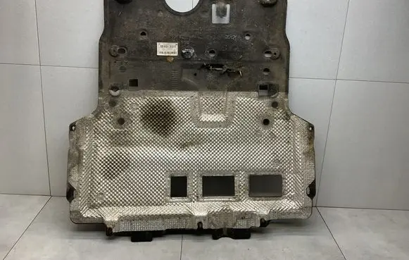 Peugeot 2008 II Engine splash shield/under tray 9824226480