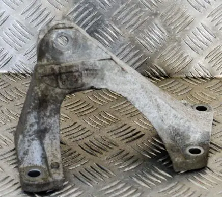 BMW 1 F20 F21 Engine mounting bracket 6788606