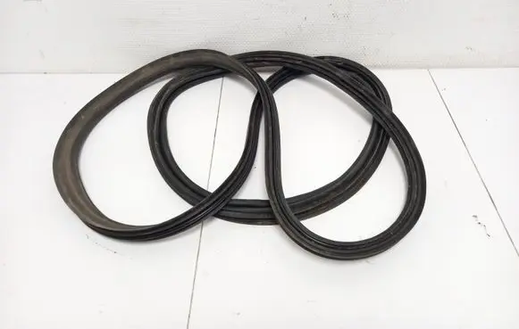Toyota Auris 150 Trunk rubber seal (body) 6788112290