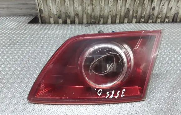 Tailgate rear/tail lights
