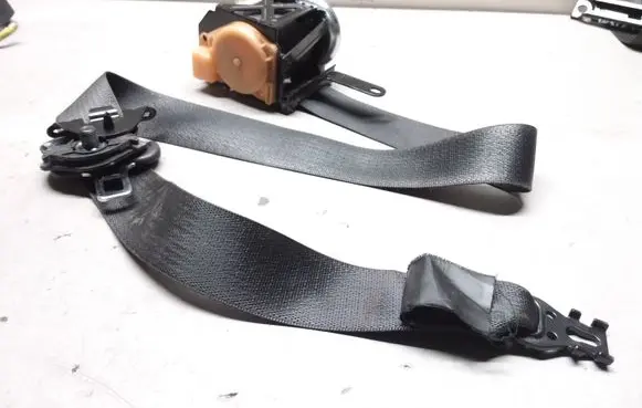 Opel Insignia A Front seatbelt 12848365