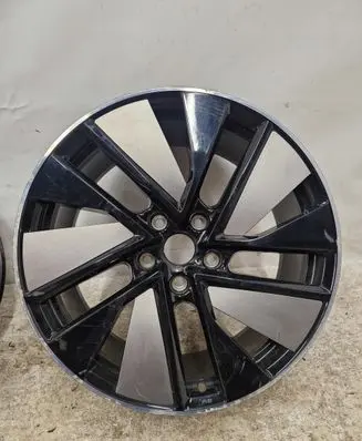 Audi E-tron GT R21 alloy rim 
